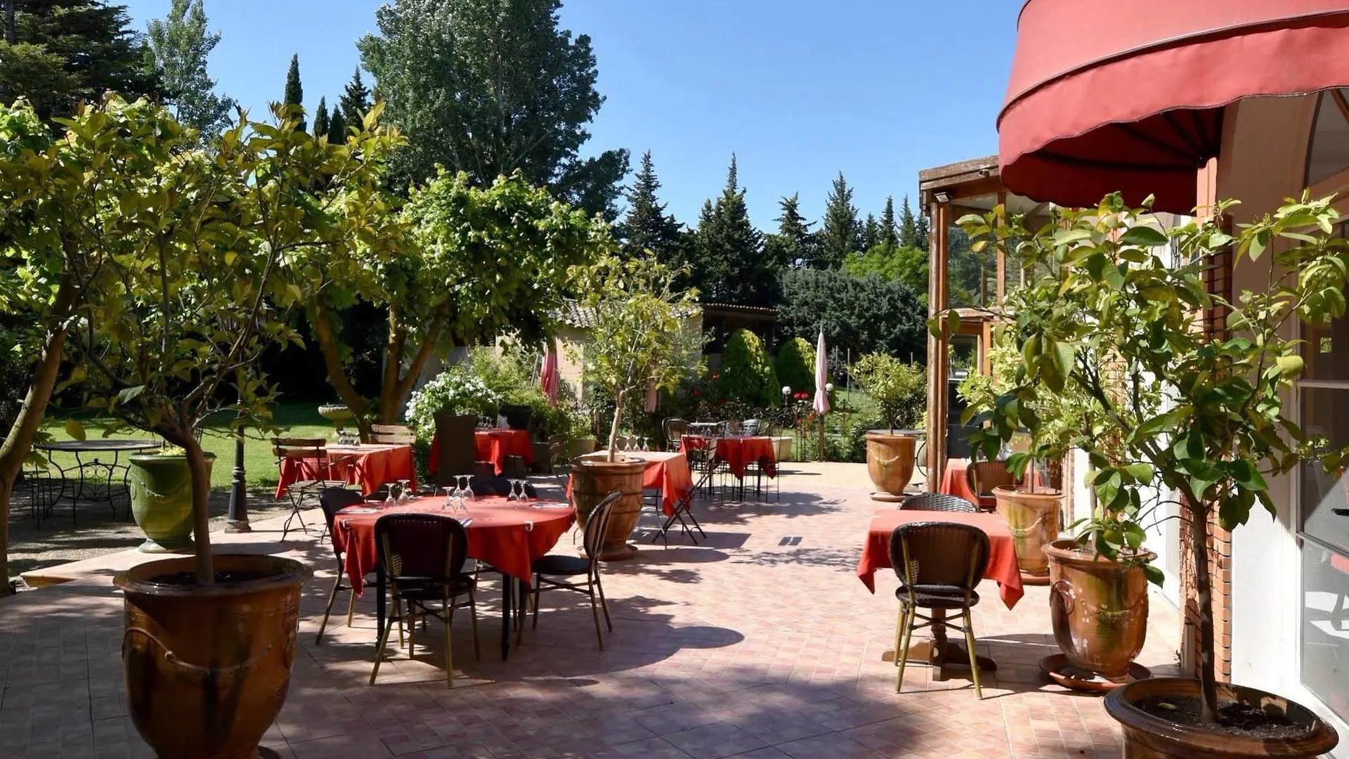 Hotel Moulin De La Roque Althen-des-Paluds 3*,  Francia